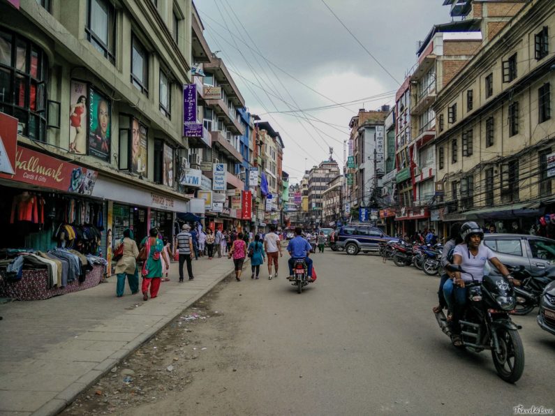 Катманду, обычная улица столицы Непала